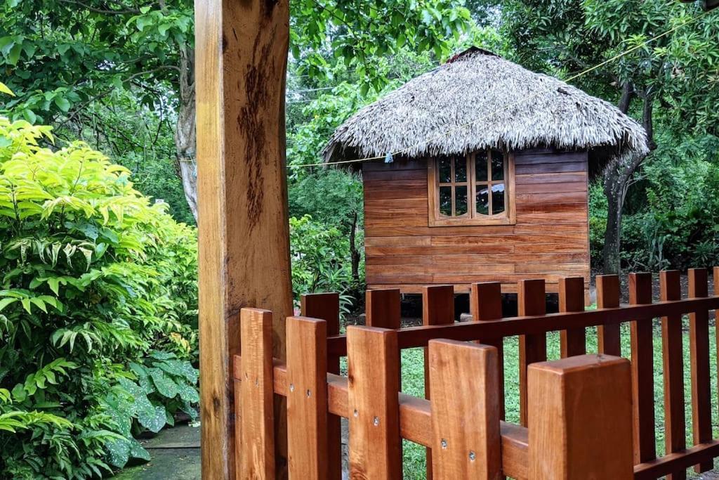 Wood Cabin - Cabana Maderas Balgue Bagian luar foto