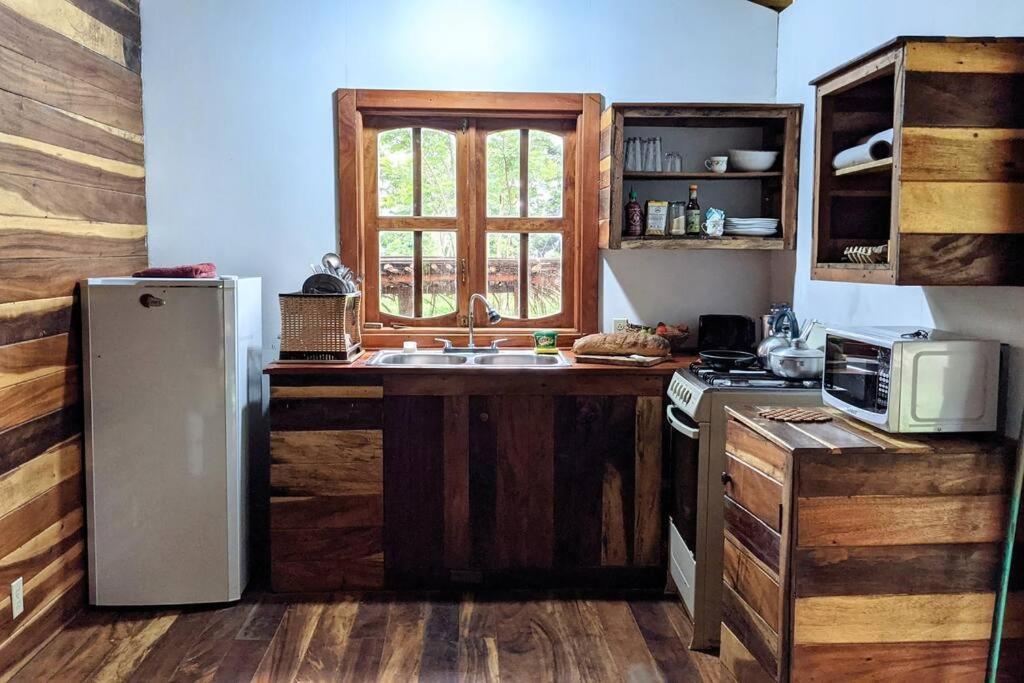Wood Cabin - Cabana Maderas Balgue Bagian luar foto