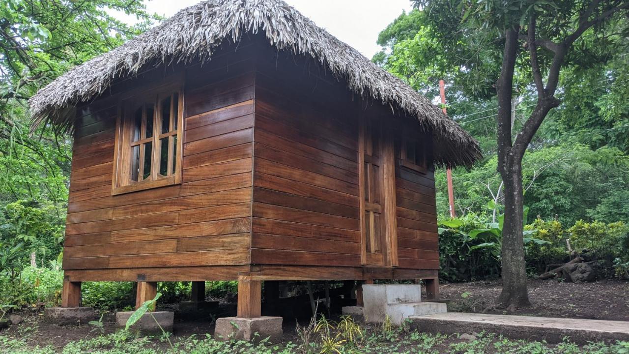 Wood Cabin - Cabana Maderas Balgue Bagian luar foto