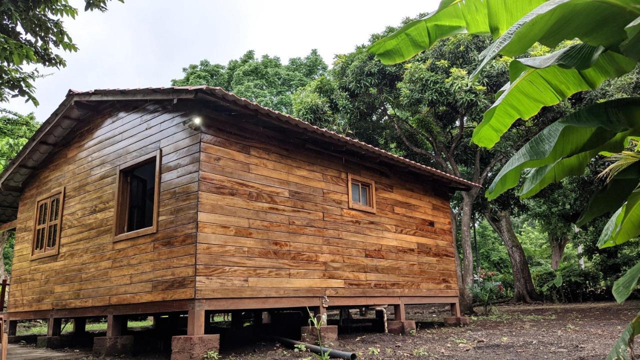 Wood Cabin - Cabana Maderas Balgue Bagian luar foto