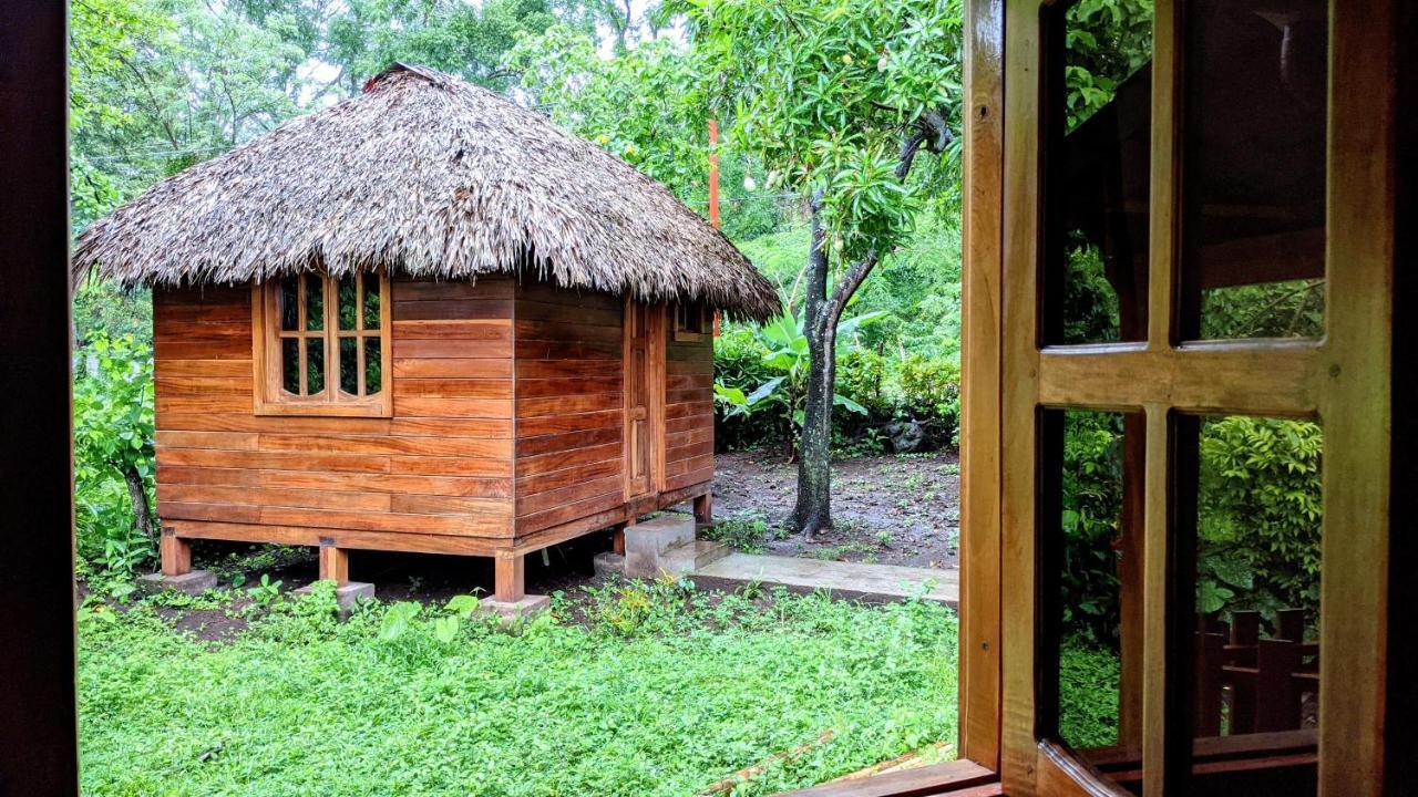 Wood Cabin - Cabana Maderas Balgue Bagian luar foto