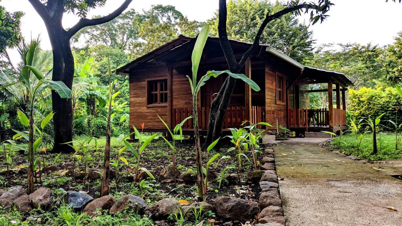 Wood Cabin - Cabana Maderas Balgue Bagian luar foto