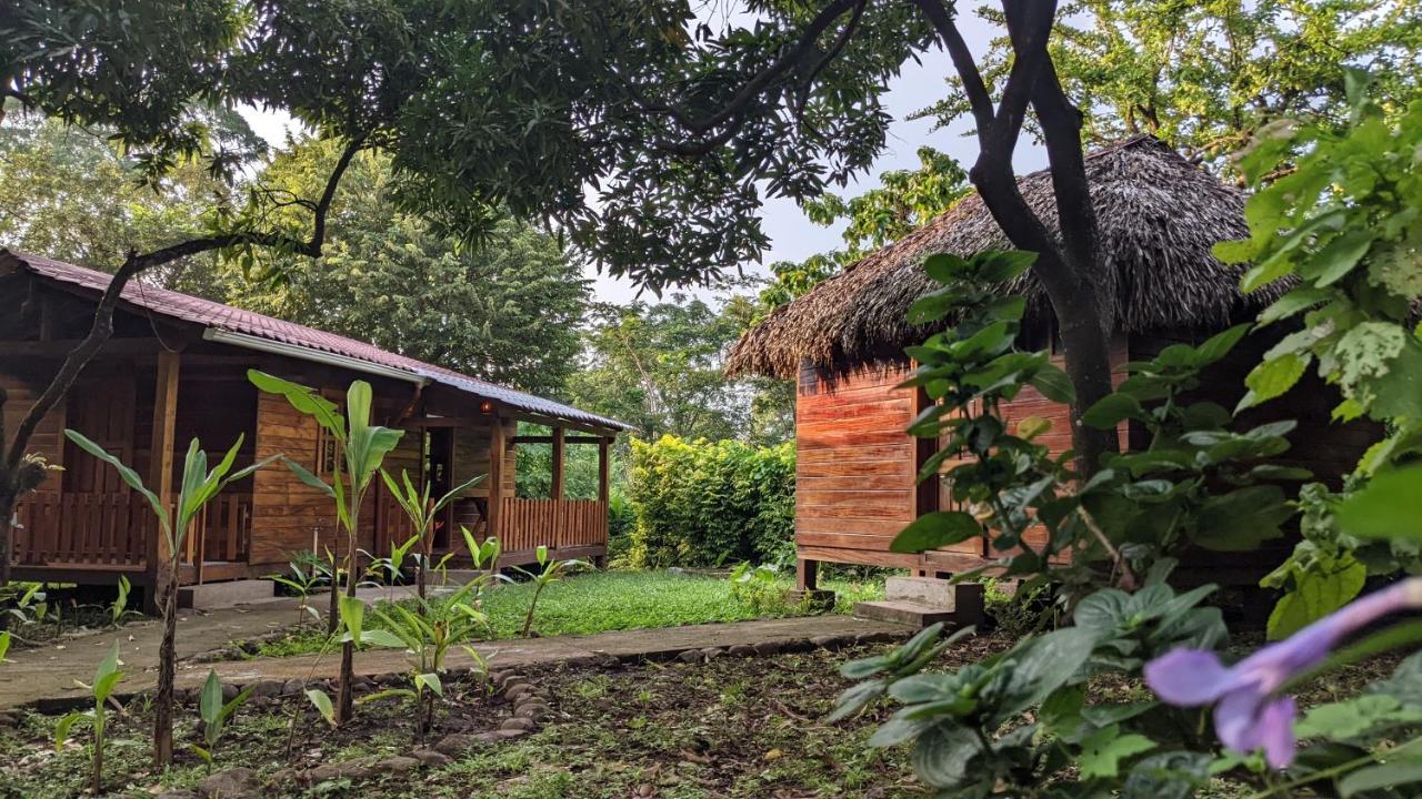 Wood Cabin - Cabana Maderas Balgue Bagian luar foto